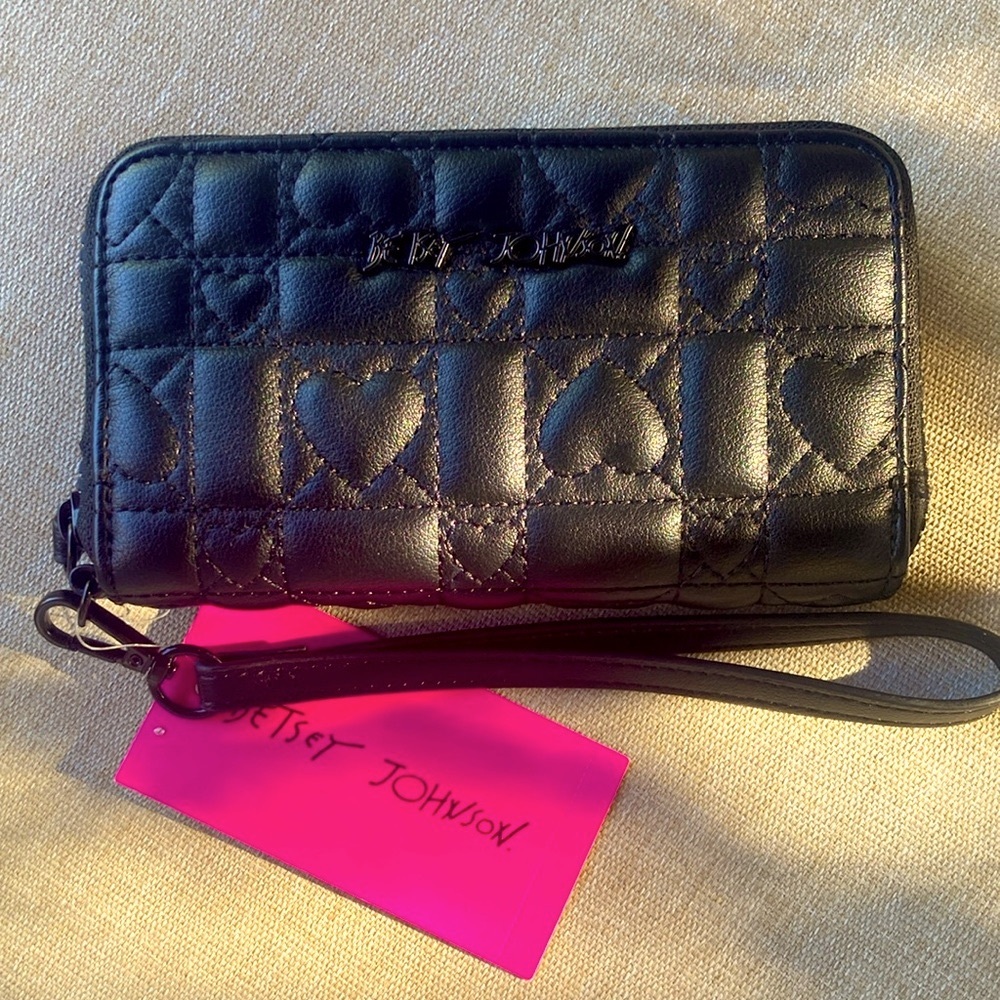 NWT Betsey Johnson Zip Around Black Wristlet reduced many times price is firm - Picture 5 of 6